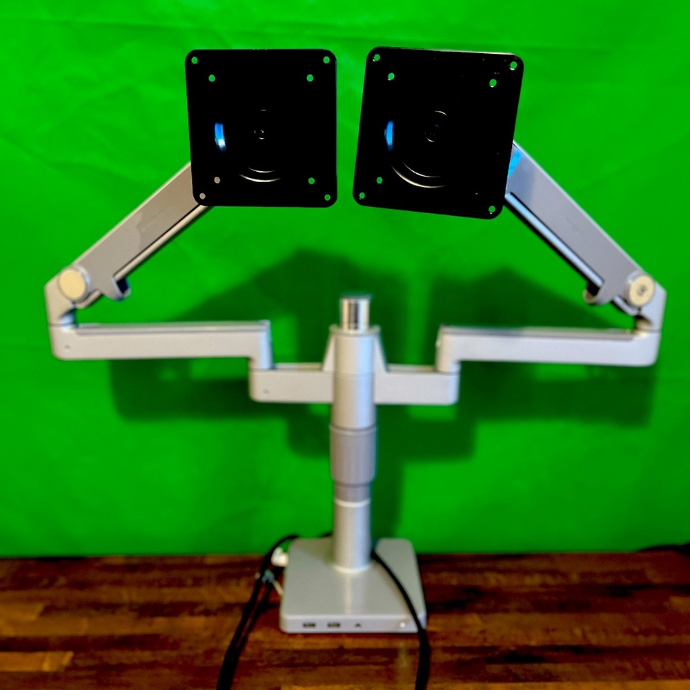 Humanscale M/Connect2  2.1 Flex Dual Monitor Arms